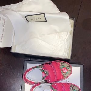 Authentic Never worn gucci